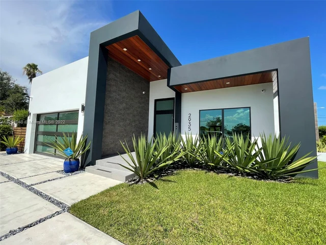 2935 SW 82nd Ave, Miami FL 33155