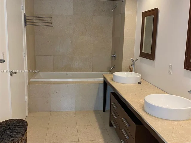 495 Brickell Ave # 409, Miami FL 33131