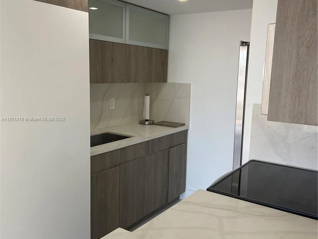 2000 NE 135th St # 209, North Miami FL 33181