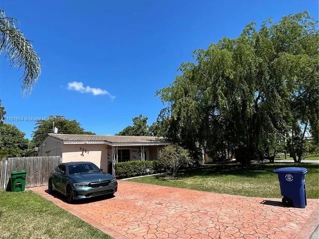 3251 SW 67th Ave, Miramar FL 33023