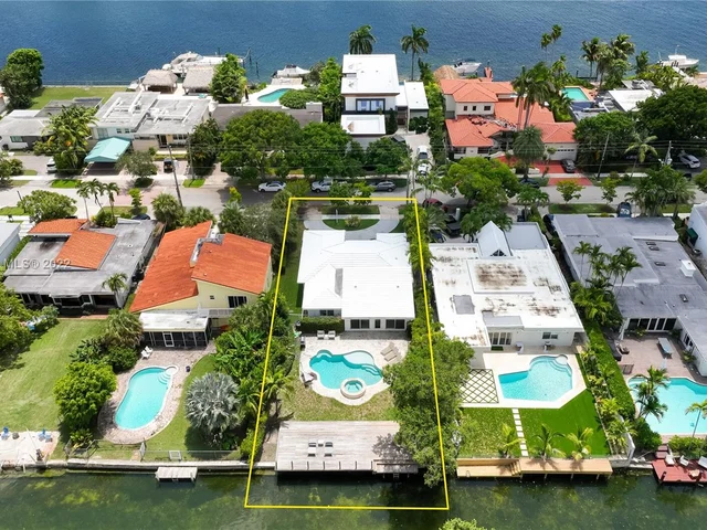 1757 Daytonia Rd, Miami Beach FL 33141