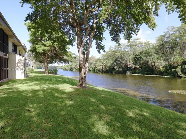 2920 S Carambola Cir S # 20, Coconut Creek FL 33066