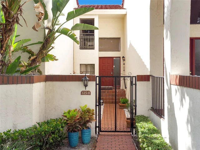 325 Ives Dairy Rd # 08, Miami FL 33179