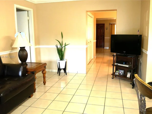 421 SW 61st Ave, Miami FL 33144