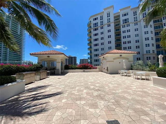 19900 E Country Club Dr, Aventura FL 33180