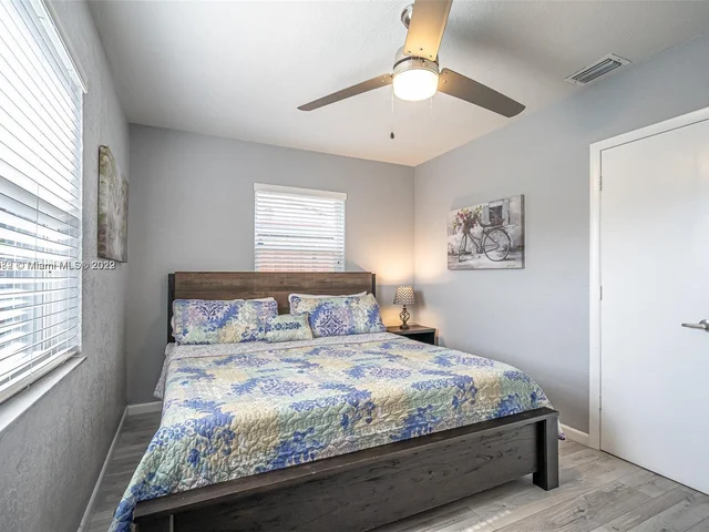 1631 N Andrews Sq, Fort Lauderdale FL 33311