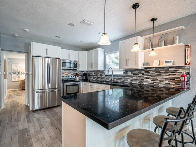 1631 N Andrews Sq, Fort Lauderdale FL 33311