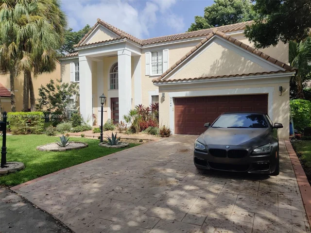 3744 Lancewood Dr, Coral Springs FL 33065