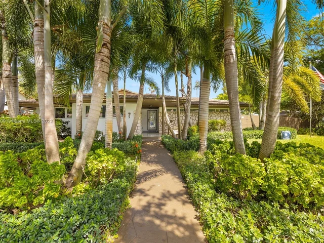 303 N Highland Dr, Hollywood FL 33021