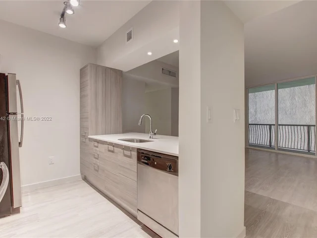 1756 N Bayshore Dr # 10G, Miami FL 33132