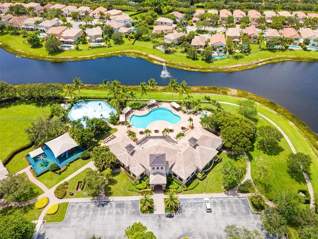 8530 Skybar Lake Cv, Boynton Beach FL 33473