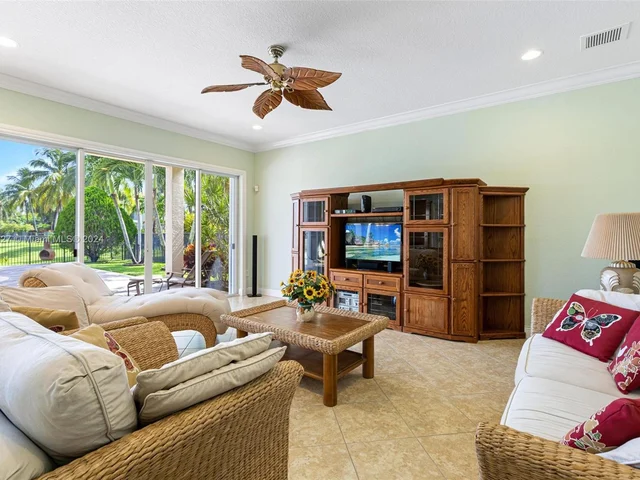 8530 Skybar Lake Cv, Boynton Beach FL 33473