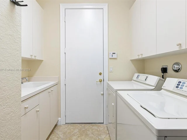 8530 Skybar Lake Cv, Boynton Beach FL 33473