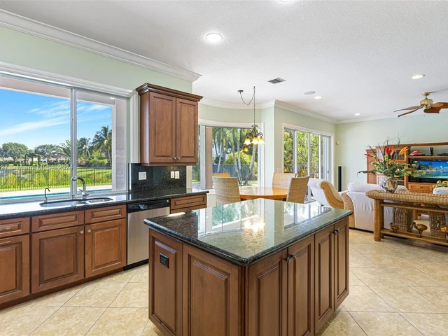 8530 Skybar Lake Cv, Boynton Beach FL 33473