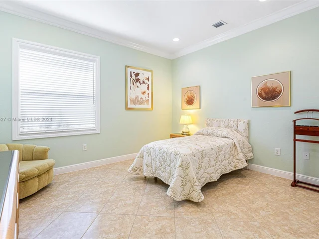 8530 Skybar Lake Cv, Boynton Beach FL 33473