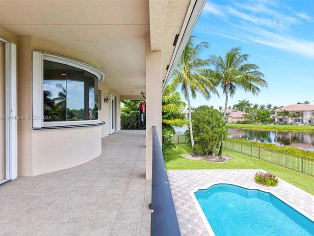 8530 Skybar Lake Cv, Boynton Beach FL 33473