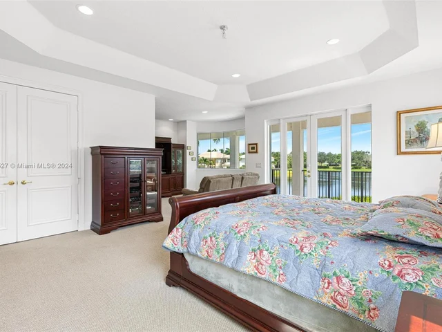 8530 Skybar Lake Cv, Boynton Beach FL 33473