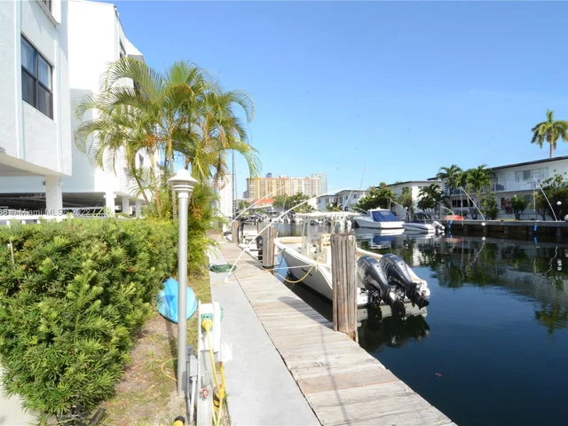 3702 NE 171st St # 19, North Miami Beach FL 33160