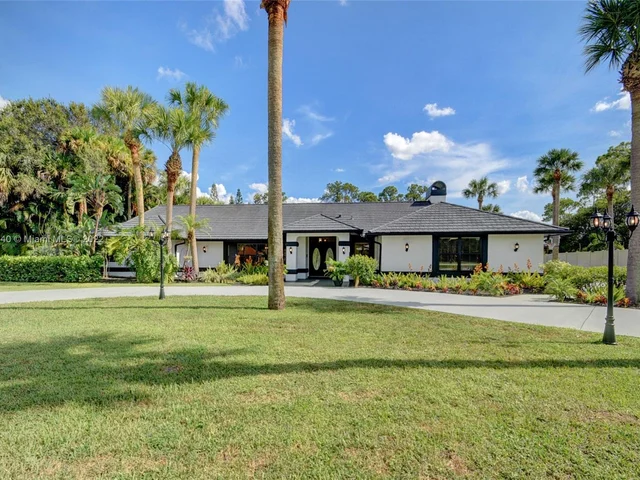 13768 Doubletree Trl, Wellington FL 33414