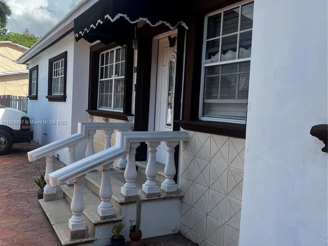 1141 NW 30th Ct, Miami FL 33125