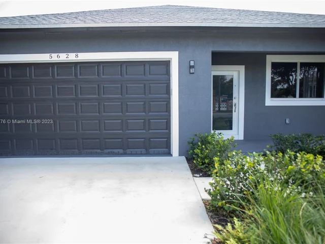 5628 Flagler St, Hollywood FL 33023