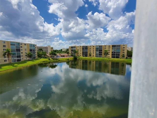 441 SE 3rd St # 405, Dania Beach FL 33004