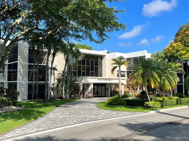 16500 Golf Club Rd # 313, Weston FL 33326