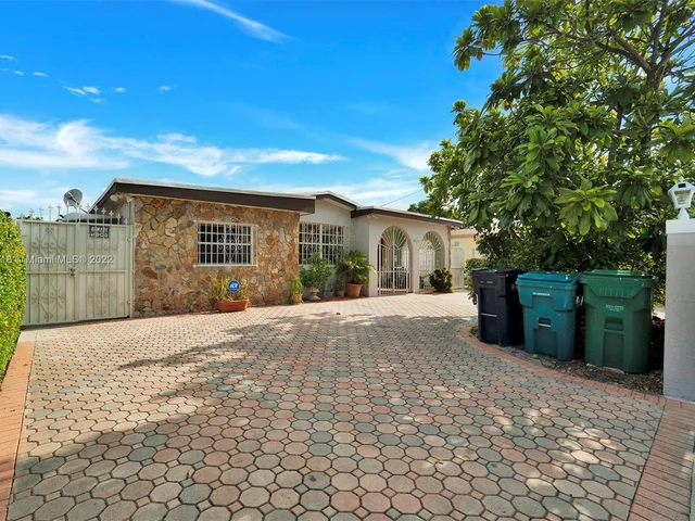 9035 SW 36th St, Miami FL 33165