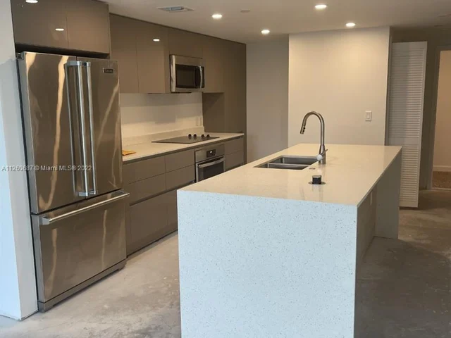 13800 Highland Dr # 409, North Miami Beach FL 33181