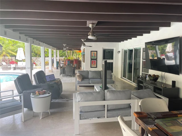 13960 Old Cutler Rd, Palmetto Bay FL 33158