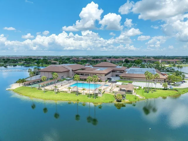 551 SW 135th Ave # 308B, Pembroke Pines FL 33027