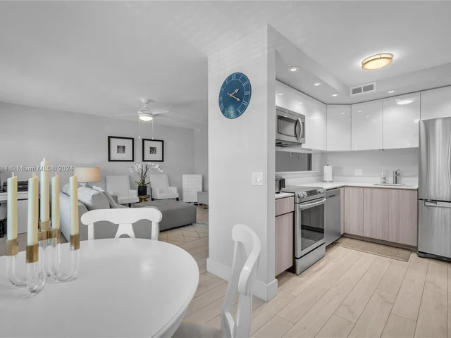 551 SW 135th Ave # 308B, Pembroke Pines FL 33027