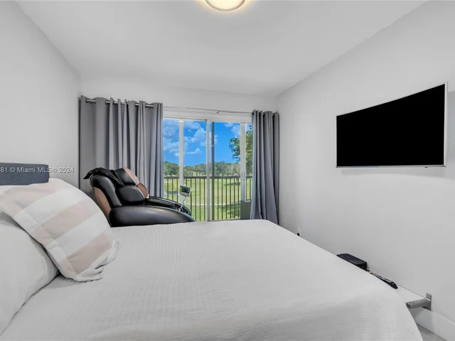 551 SW 135th Ave # 308B, Pembroke Pines FL 33027