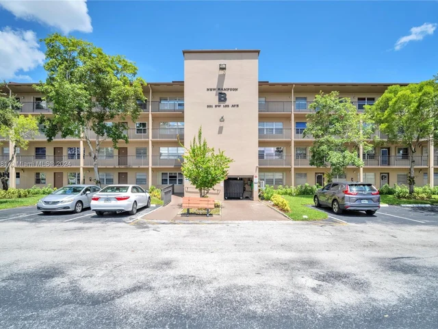 551 SW 135th Ave # 308B, Pembroke Pines FL 33027