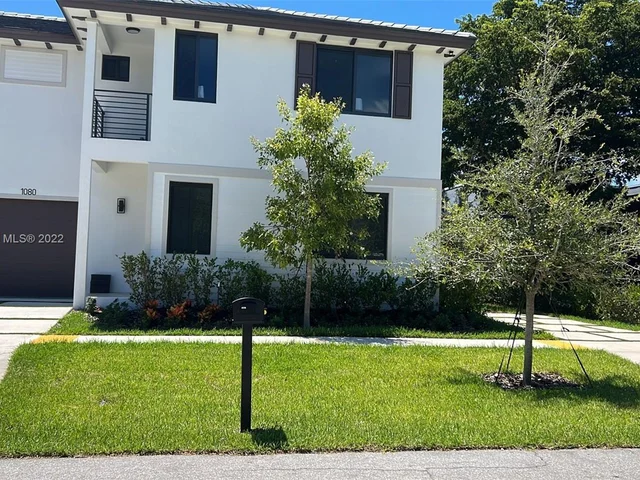 1080 SE 3rd St # 1, Pompano Beach FL 33060
