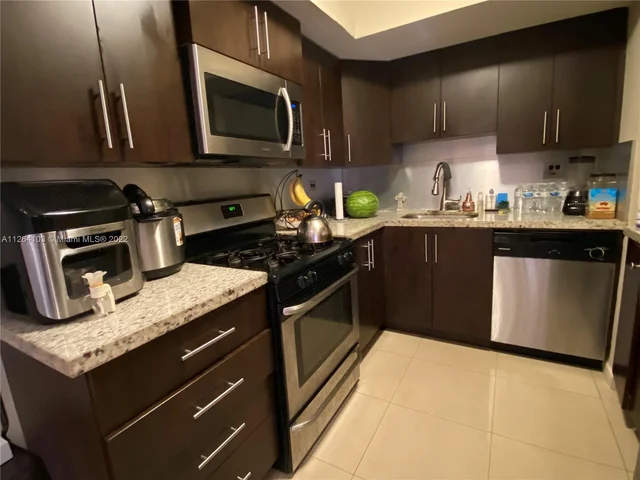 8409 N Missionwood Cir # 30, Miramar FL 33025