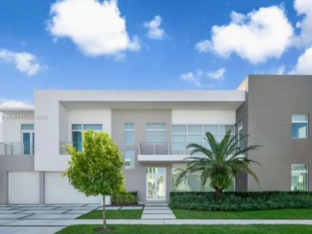 10560 NW 68th Ter, Doral FL 33178