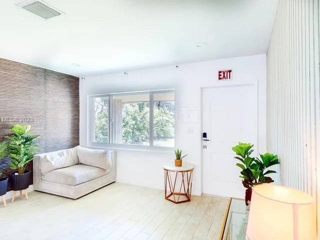 1415 Grant St, Hollywood FL 33020