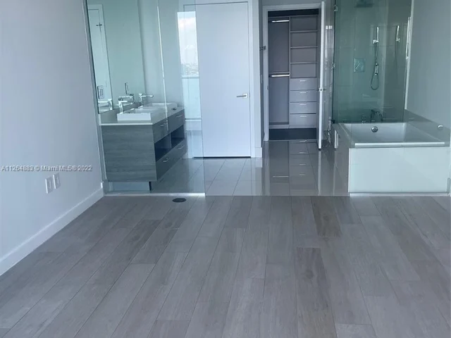 650 NE 32nd St # 1705, Miami FL 33137