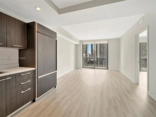 45 SW 9th ST # 1204, Miami FL 33130