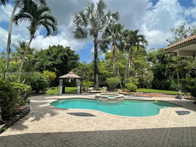 6135 NW 88th Ave, Parkland FL 33067