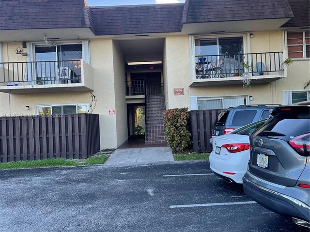 9004 SW 137th St # 7, Miami FL 33176