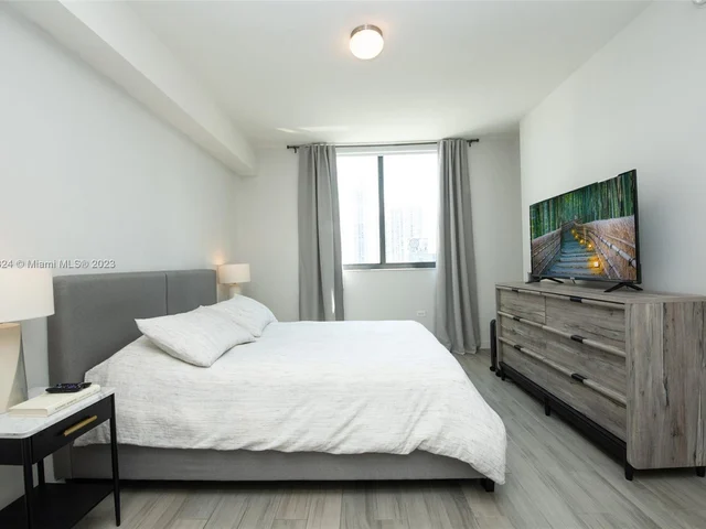 999 SW 1st Ave # 2010, Miami FL 33130