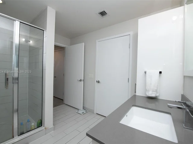 999 SW 1st Ave # 2010, Miami FL 33130