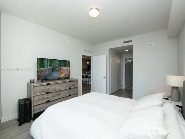 999 SW 1st Ave # 2010, Miami FL 33130