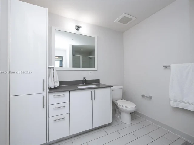 999 SW 1st Ave # 2010, Miami FL 33130