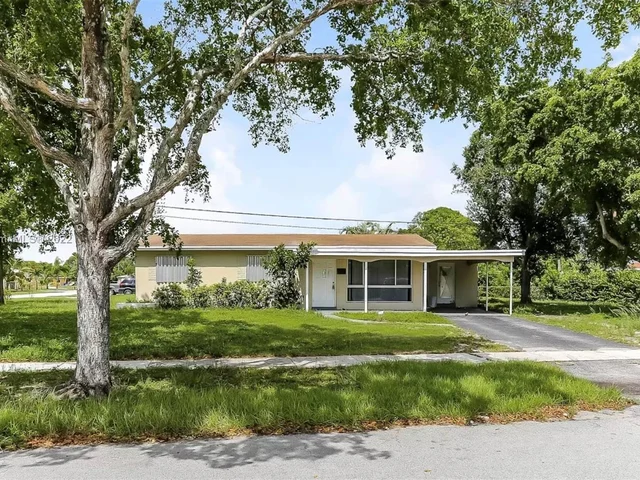 3011 SW 9th St, Fort Lauderdale FL 33312