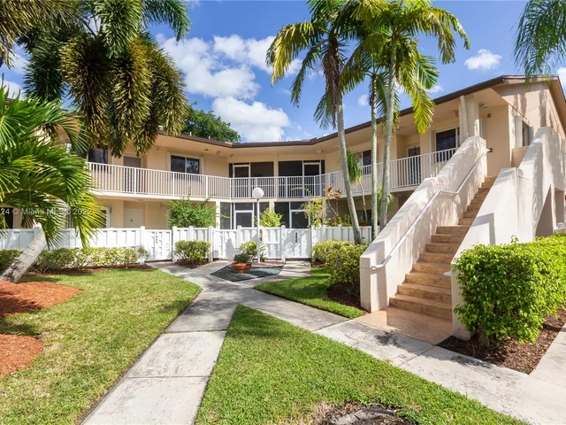 7455 N Devon Dr # 210, Tamarac FL 33321