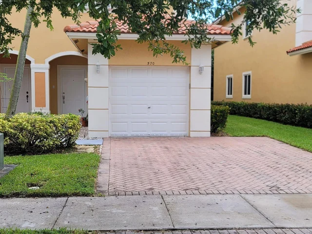 570 Princess Dr # 570, Margate FL 33068