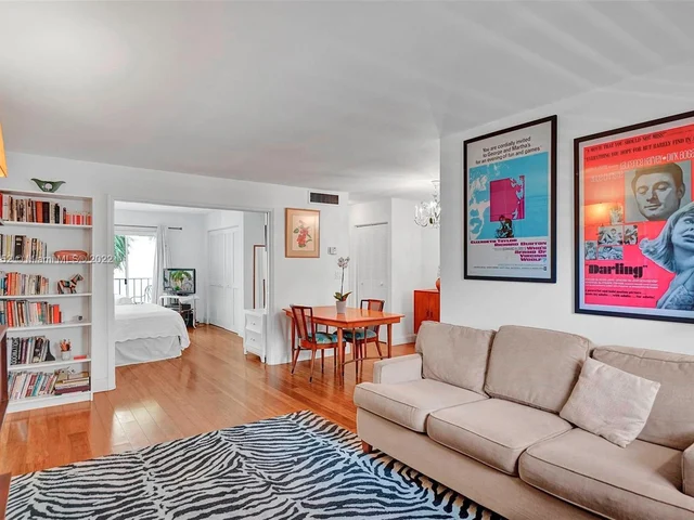 221 Meridian Ave # 410, Miami Beach FL 33139